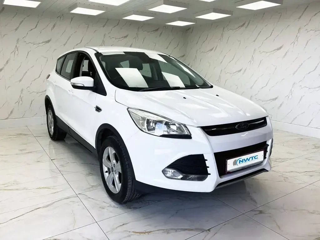 Begagnad Ford Kuga Zetec 150 HK (110 kW) 2016 Vit SUV