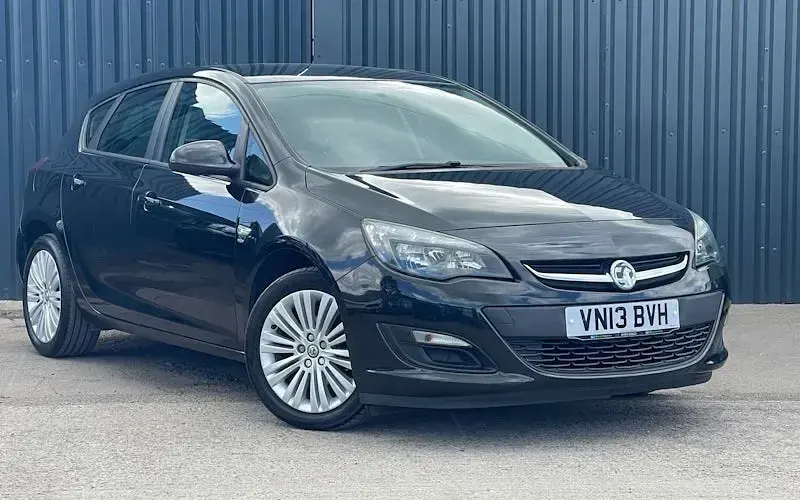 Used Vauxhall Astra 116 HP (85 kW) 2013 Hatchback