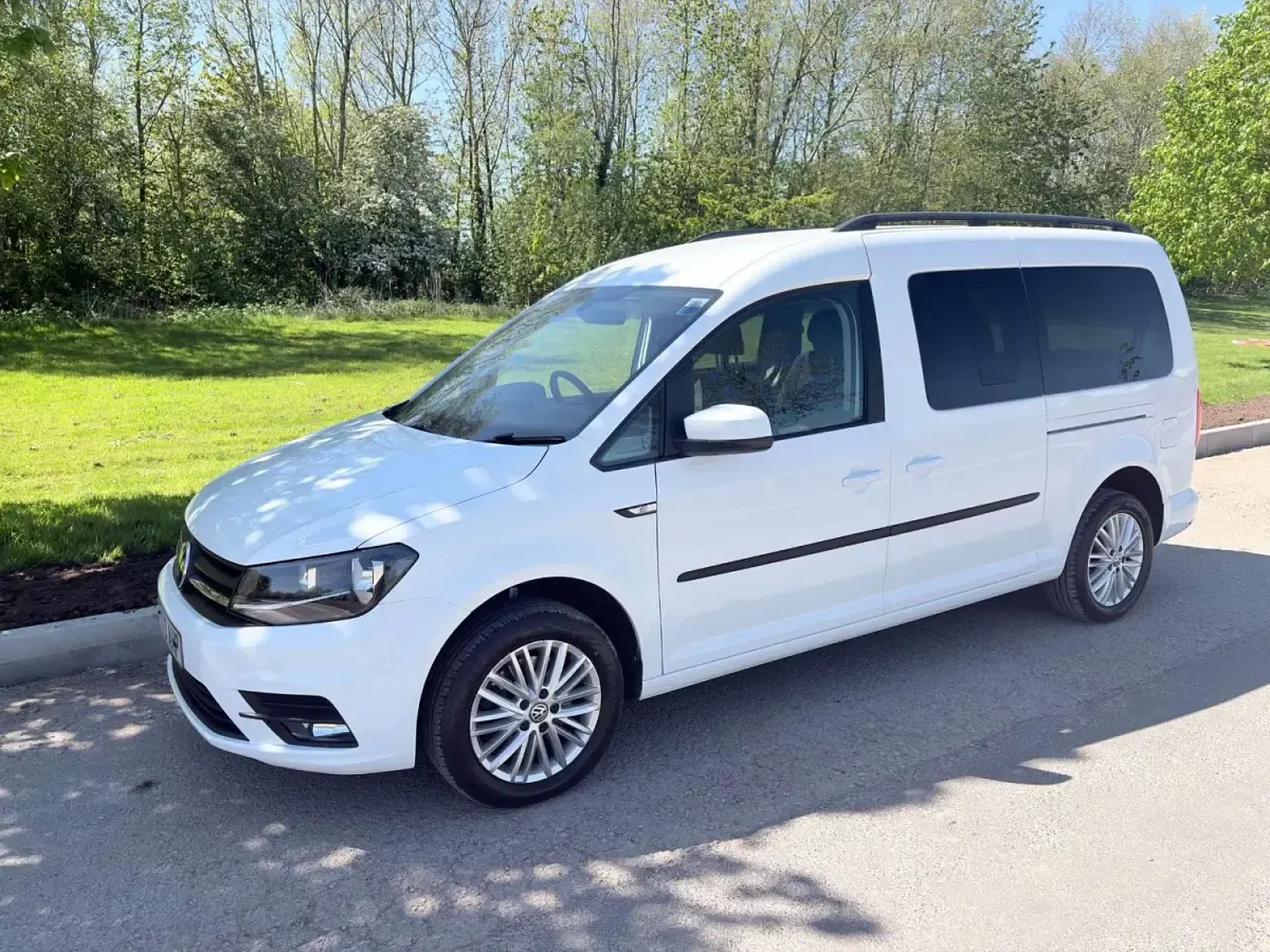Begagnad VW Caddy Maxi Life 2020 Lila Minibuss