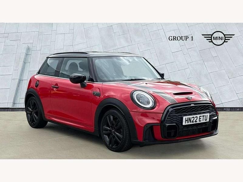 Chili red Used 2022 Mini Cooper S Comfort Hatchback | £19,995 (Fair price) - Image 1/4