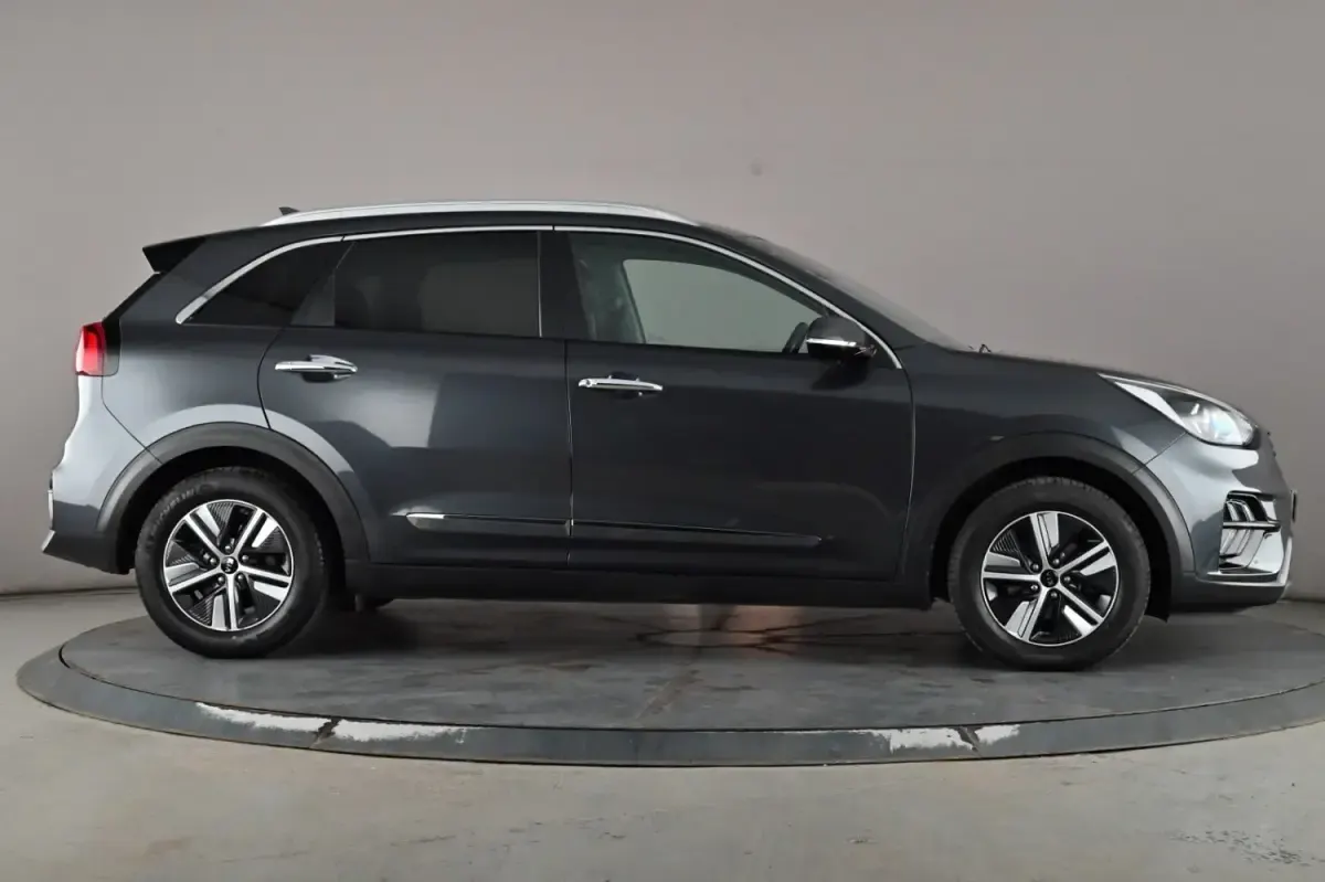 Gebraucht Kia Niro 141 PS (103 kW) 2021 Grau SUV