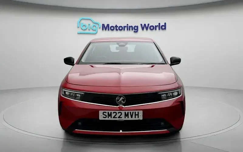 Used Vauxhall Astra Design Edition 131 HP (96 kW) 2025 Hatchback