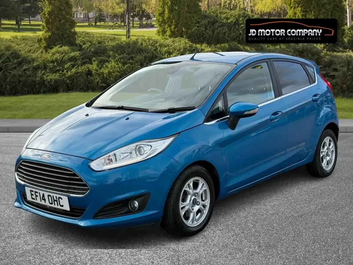 Used Ford Fiesta Titanium 95 HP (69 kW) 2014 Blue Hatchback
