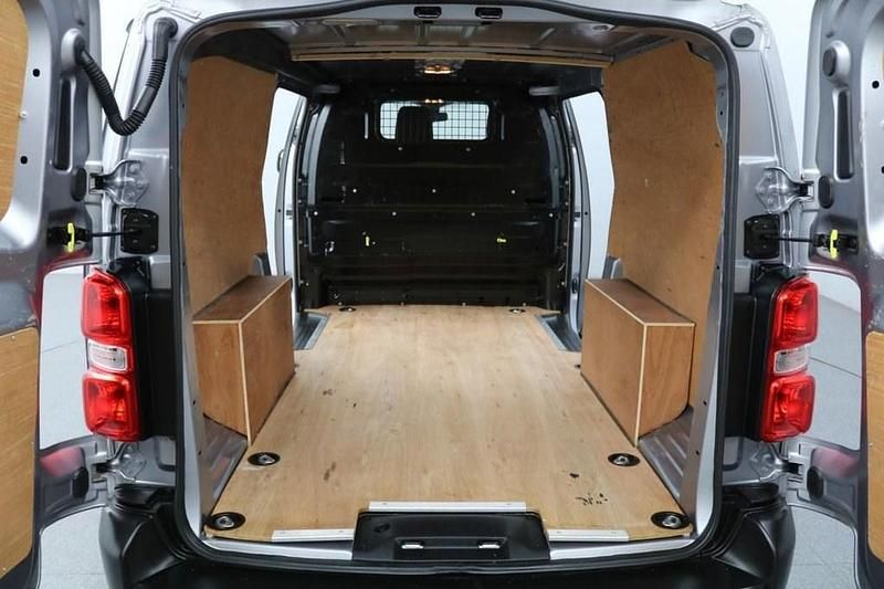 Used Toyota Proace 140 HP (102 kW) 2022 Grey MPV