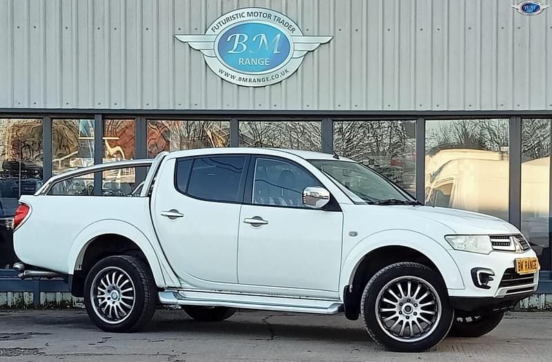 Used Mitsubishi L200 2015 White Pickup