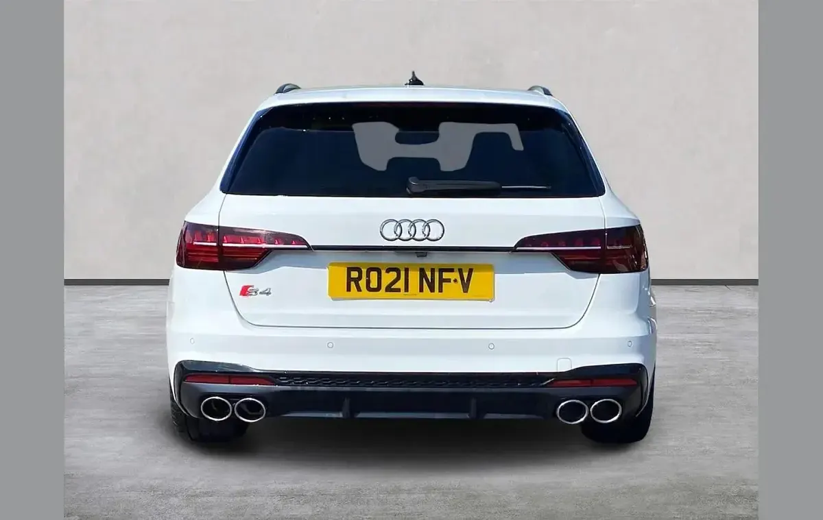 Used Audi A4 Black Edition 336 HP (247 kW) 2021 White Estate