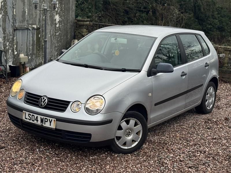 Used VW Polo 75 HP (55 kW) 2004 Silver Hatchback