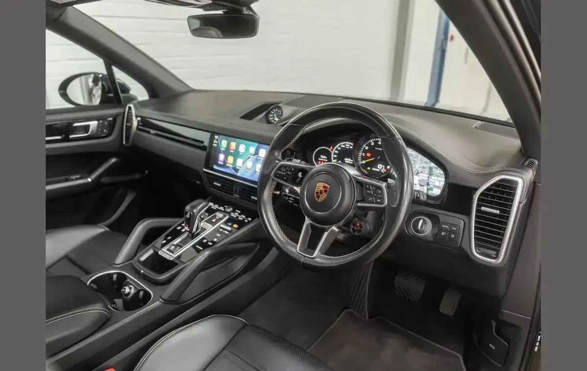 Used Porsche Cayenne 456 HP (335 kW) 2021 Black SUV