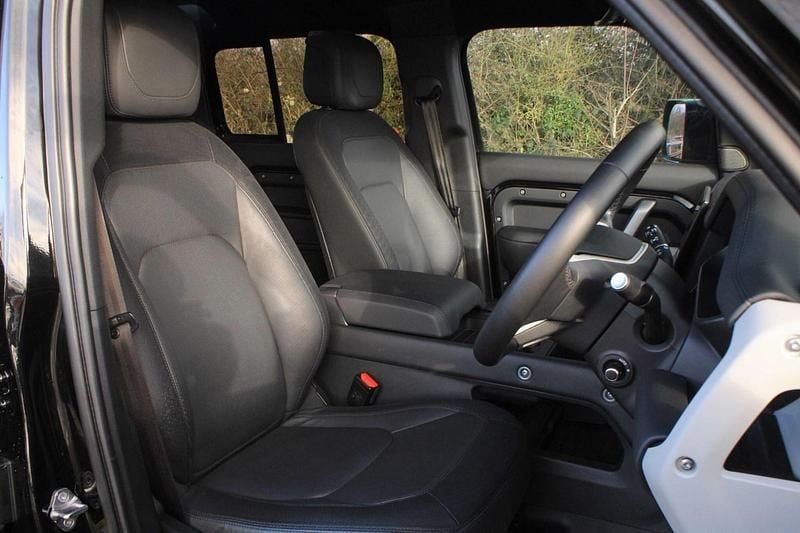 Used Land Rover Defender HSE Dynamic 2023 Black SUV