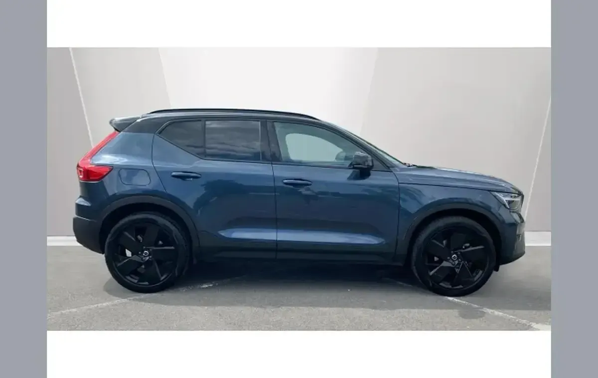 Used Volvo XC40 Ultra 194 HP (142 kW) 2025 Blue SUV