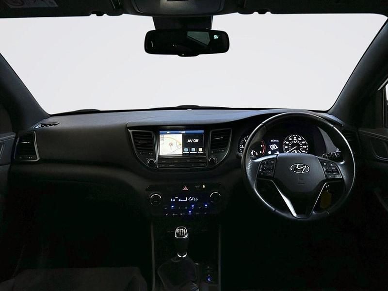 Used Hyundai Tucson GO! 116 HP (85 kW) 2018 White SUV