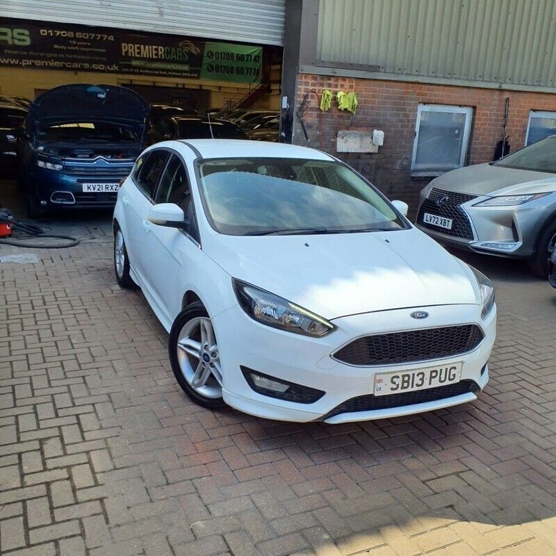 White Used 2015 Ford Focus Zetec Hatchback | £4,750 (Super price) - Image 1/4