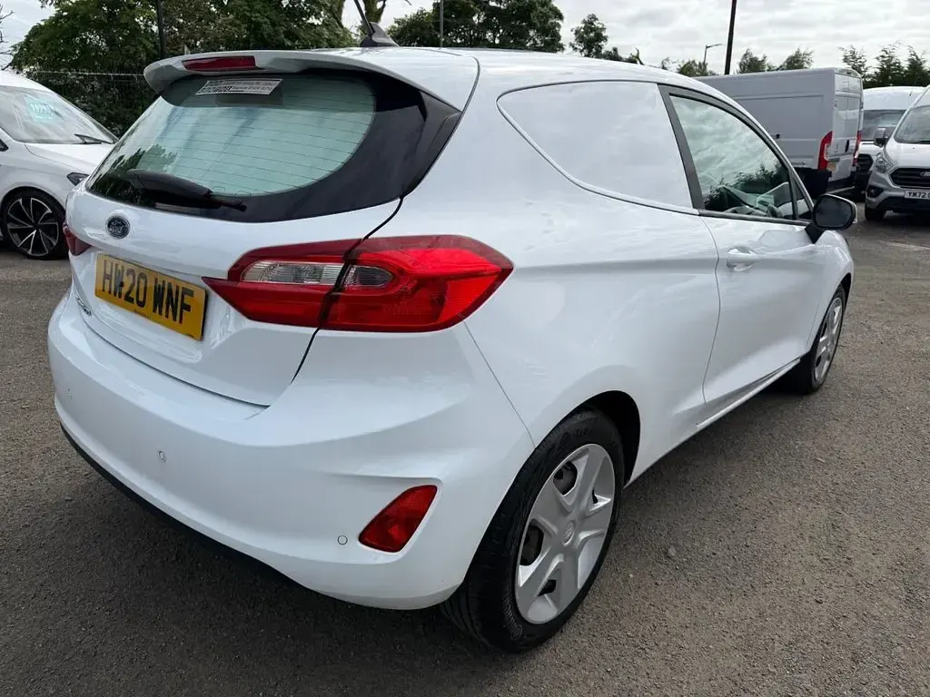 Used Ford Fiesta S 85 HP (62 kW) 2020 White Hatchback