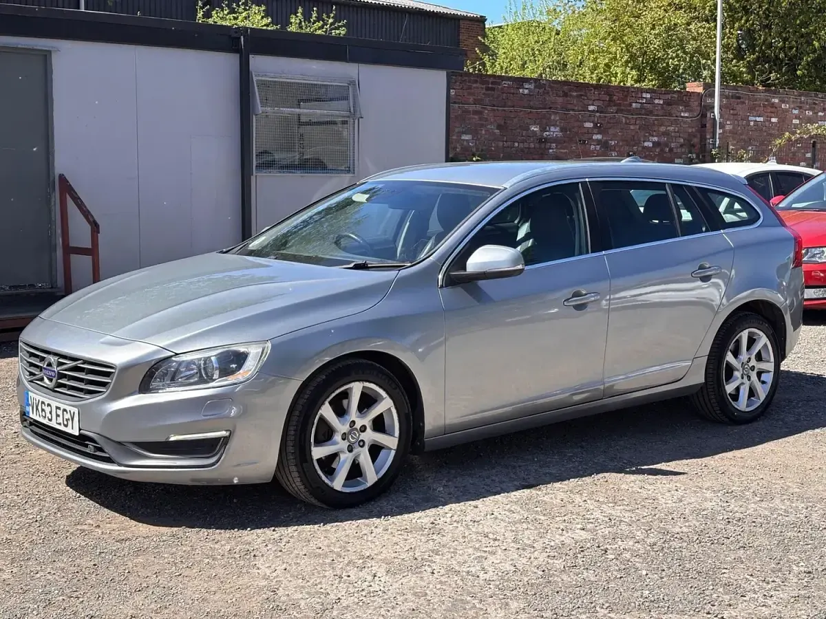 Used Volvo V60 SE Lux 163 HP (119 kW) 2013 Silver Estate