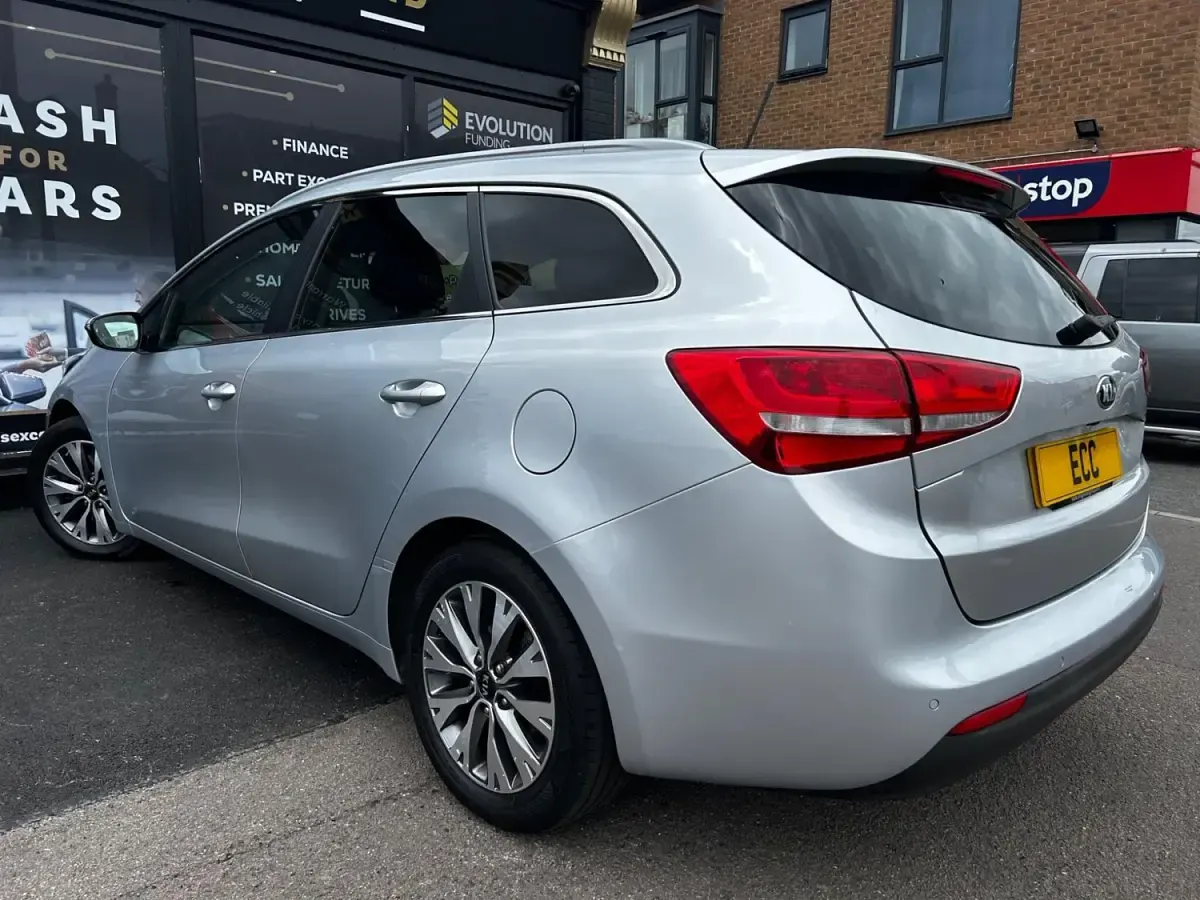 Używany Kia Ceed 136 KM (100 kW) 2016 Srebrny Hatchback