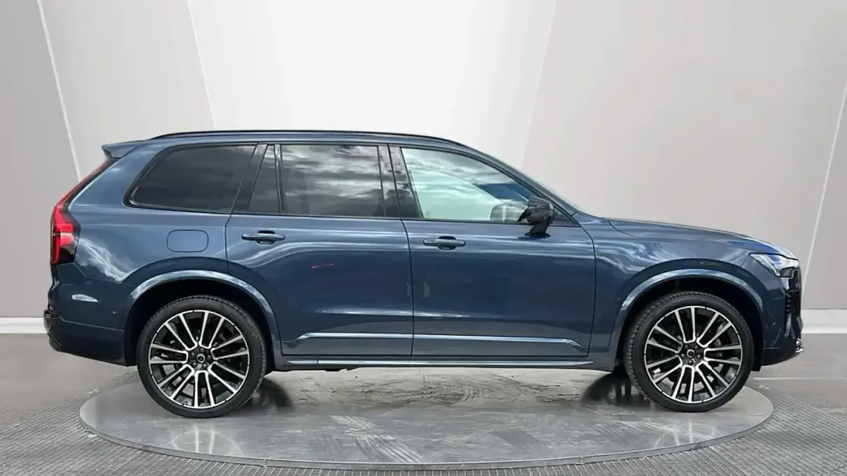 Used Volvo XC90 Ultra 455 HP (334 kW) 2025 Blue SUV