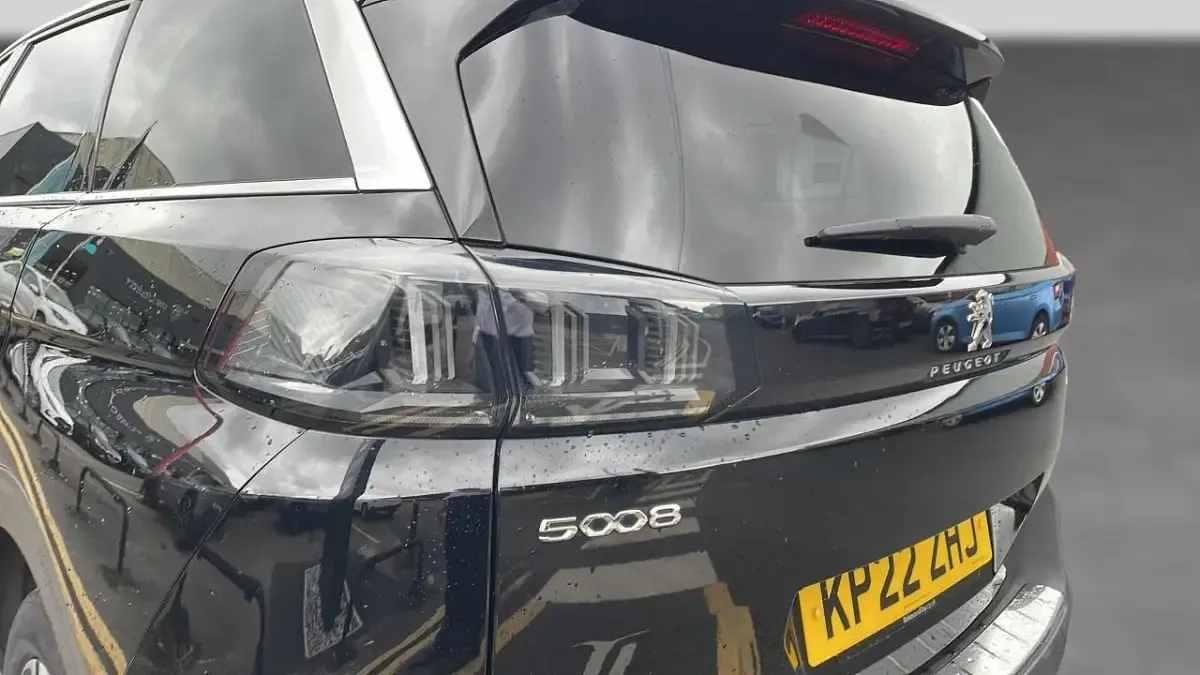 Used Peugeot 5008 GT 129 HP (94 kW) 2022 Black SUV