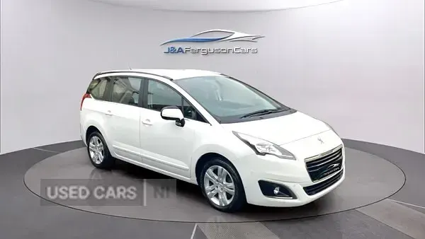 Usado Peugeot 5008 Active 120 HP (88 kW) 2016 Branco Monovolume