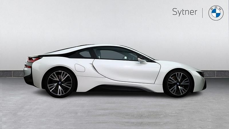 Used BMW i8 Comfort Edition 357 HP (262 kW) 2017 White Coupe