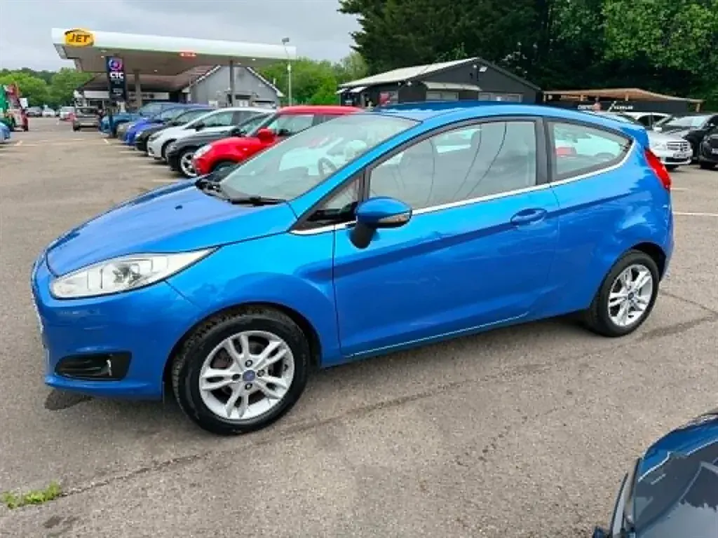 Used Ford Fiesta Zetec 82 HP (60 kW) 2014 Blue Hatchback