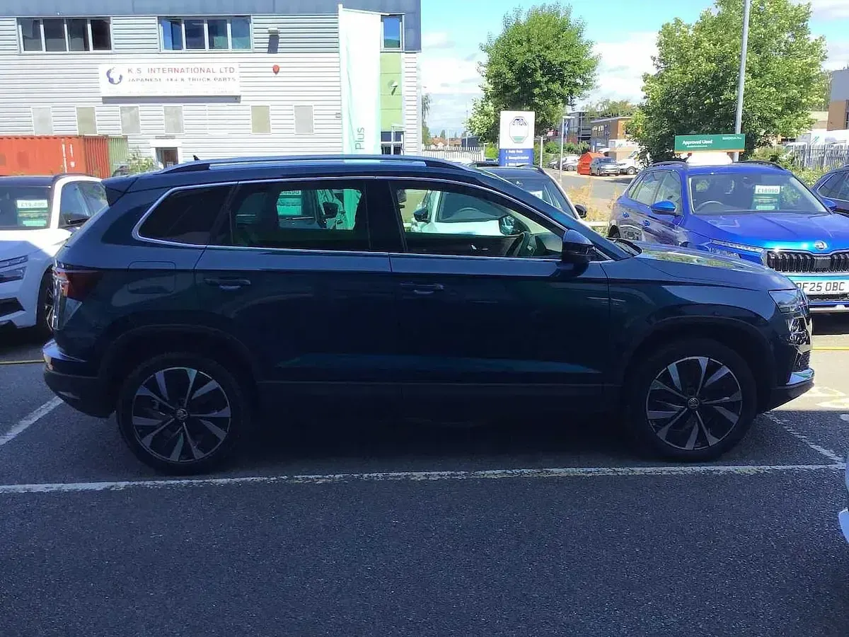Used Skoda Karoq SE L 110 HP (80 kW) 2022 Petrol blue metallic SUV