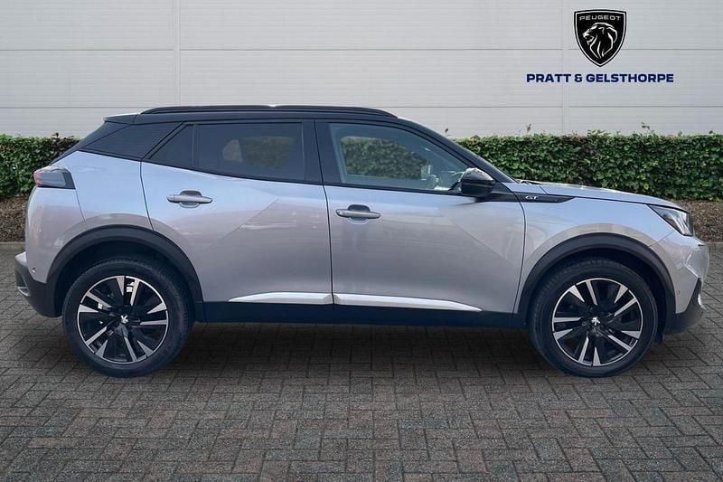 Usado Peugeot 2008 Premium 129 CV (94 kW) 2021 Gris SUV