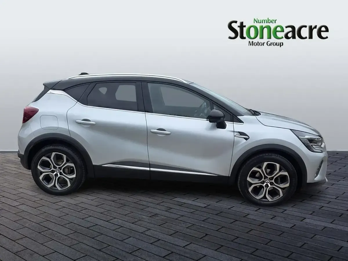 Usado Renault Captur Techno 91 HP (66 kW) 2023 Cinzento SUV