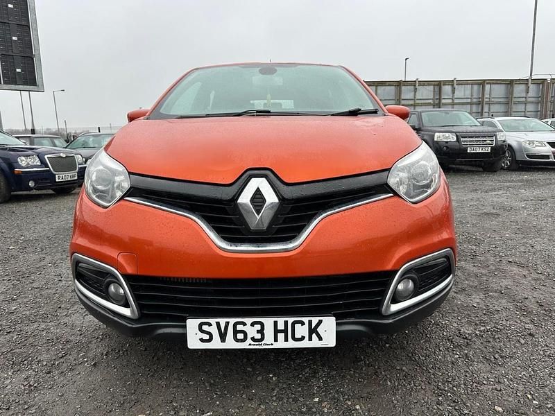 Used Renault Captur Dynamique 90 HP (66 kW) 2013 Orange SUV