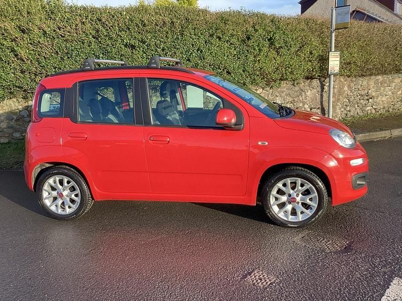Used Fiat Panda Lounge 69 HP (50 kW) 2016 Red Hatchback