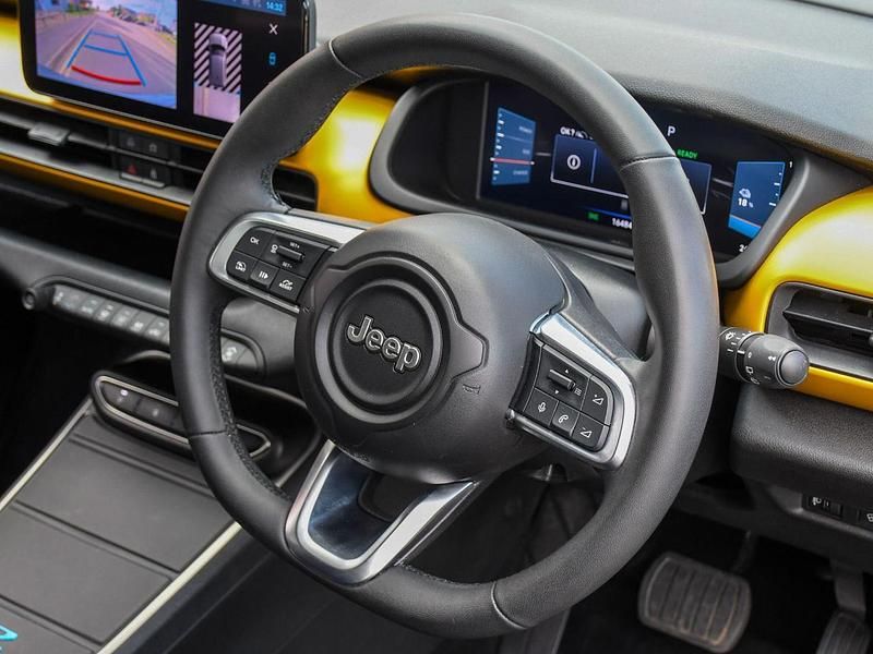 Used Jeep Avenger EV 113 kW (154 HP) 2023 Grey SUV