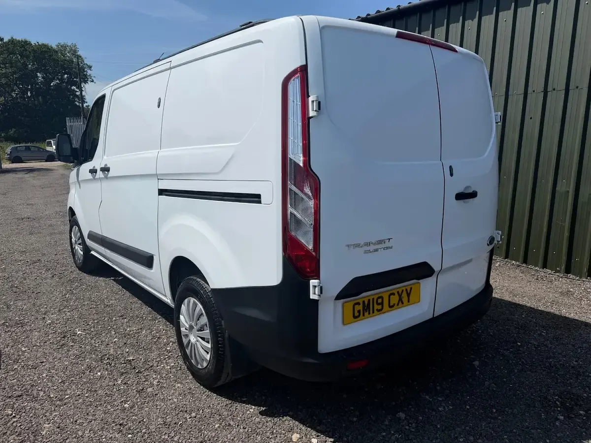 Used Ford Transit Custom 105 HP (77 kW) 2019 White Van