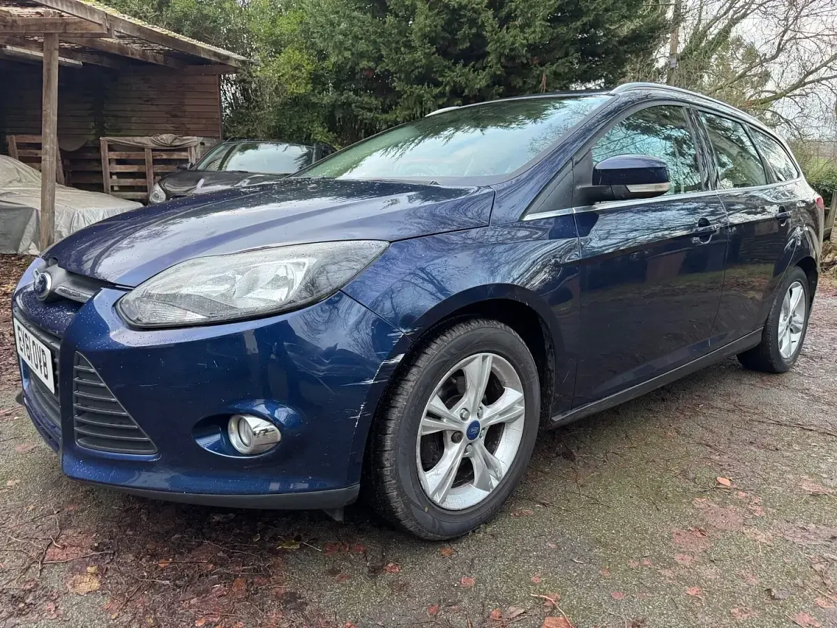 Used Ford Focus Zetec 2011 Blue Estate