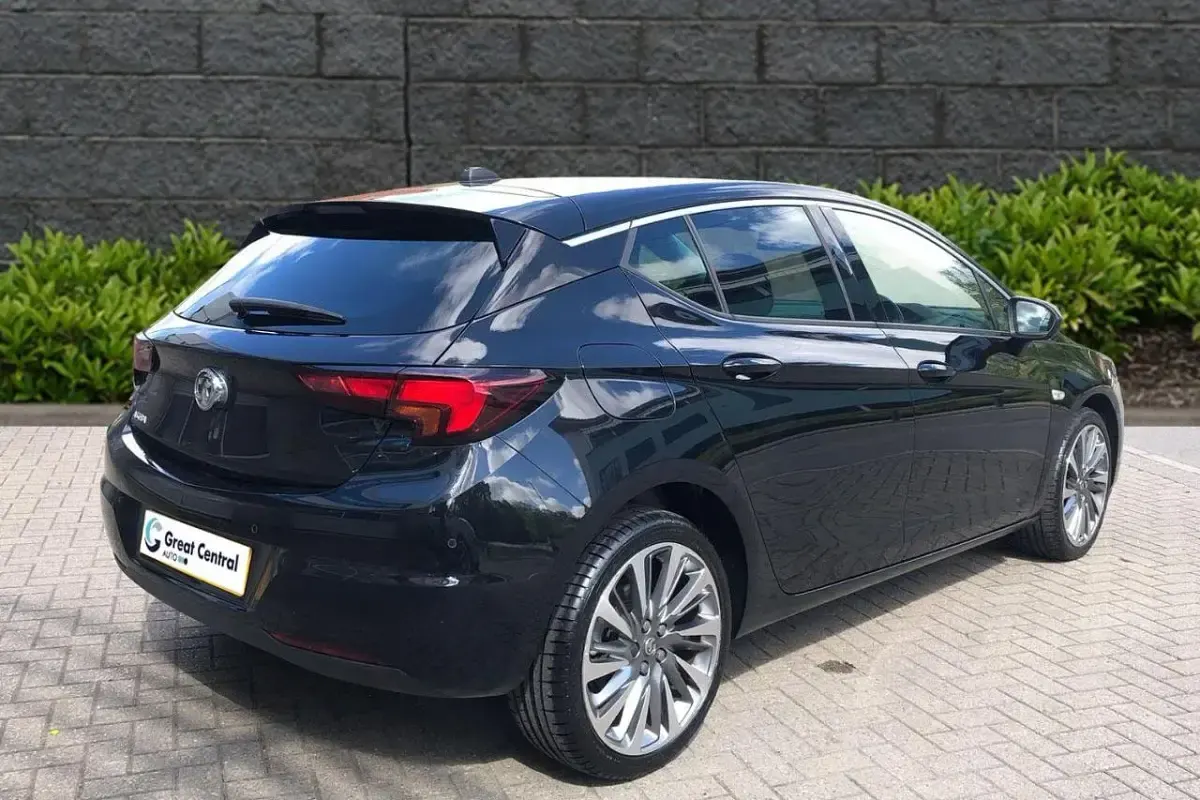 Used Vauxhall Astra Edition 143 HP (105 kW) 2021 Black Hatchback