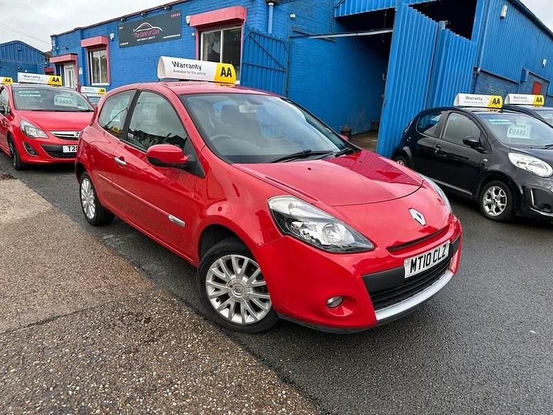Red Used 2010 Renault Clio II Dynamique Hatchback | £2,695 (Fair price) - Image 1/4