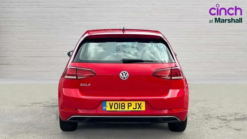 Used VW Golf VII SE 130 HP (95 kW) 2018 Tornado red