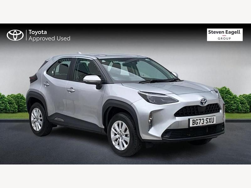 Silver Used 2023 Toyota Yaris Hybrid Hatchback | £20,364 (A bit pricey) - Image 1/3