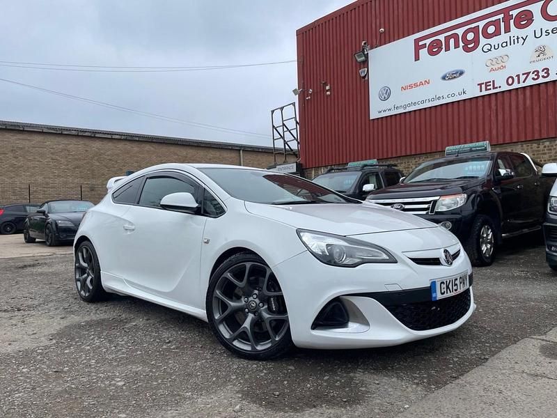 White Used 2015 Vauxhall Astra S Coupe | £10,950 (Good price) - Image 1/3