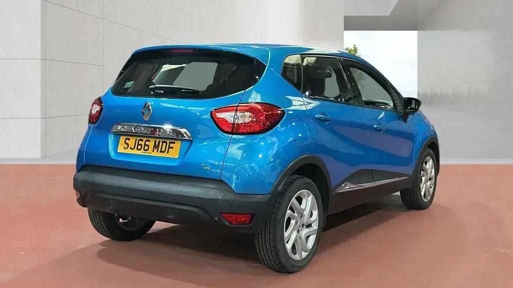 Usado Renault Captur Dynamique 90 HP (66 kW) 2016 Azul SUV