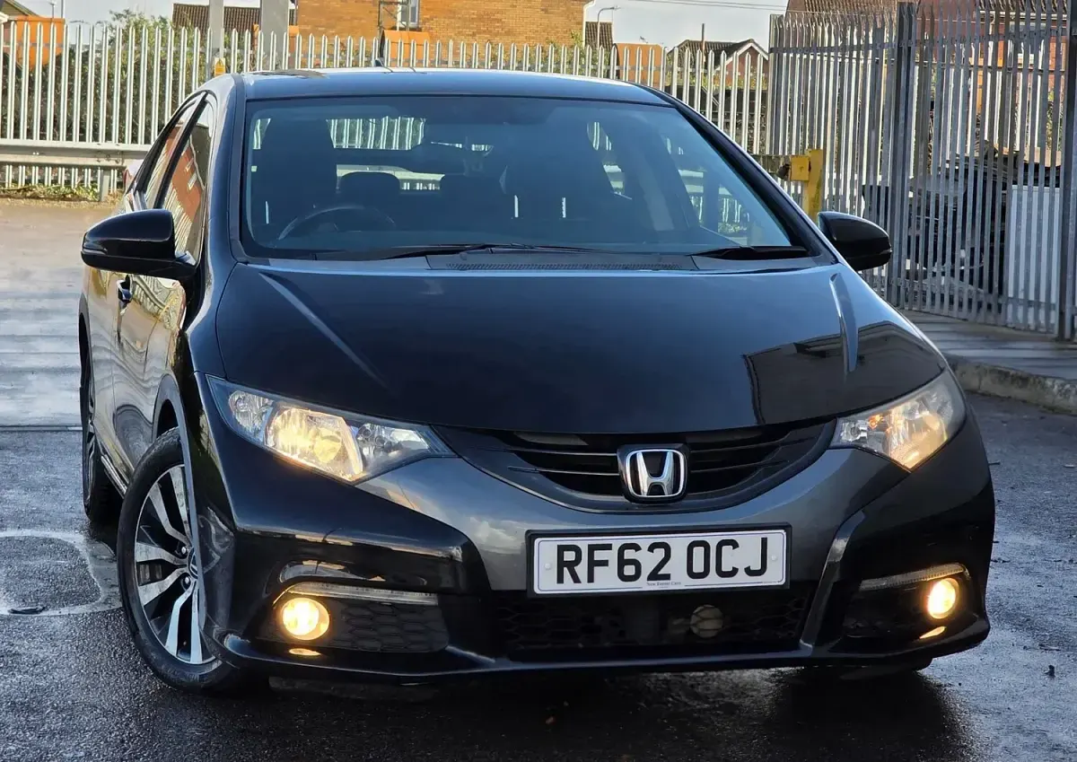 Used Honda Civic ES 120 HP (88 kW) 2013 Black Hatchback
