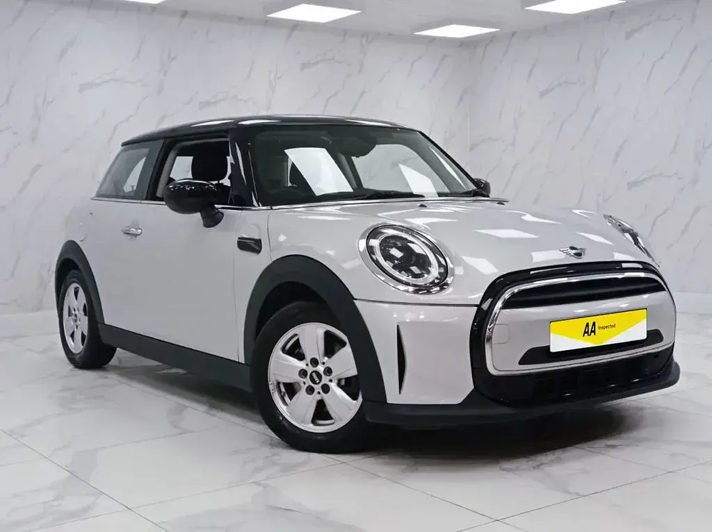Used Mini Cooper Classic 136 HP (100 kW) 2022 Silver Hatchback