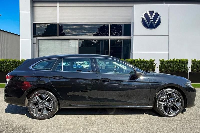 Usado VW Passat Life 204 HP (150 kW) 2025 Preto Carrinha