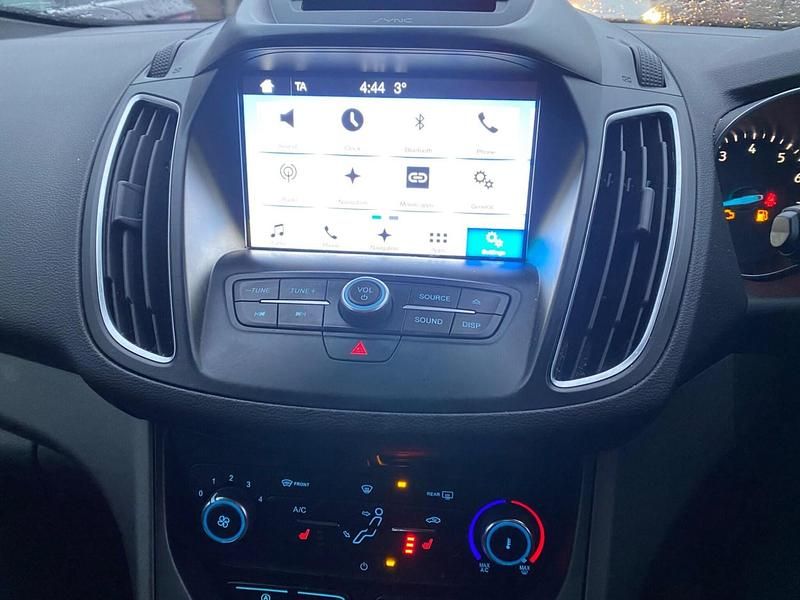 Used Ford Grand C-Max Zetec 125 HP (91 kW) 2016 Black MPV