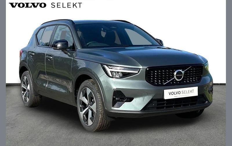 New Volvo XC40 Plus 161 HP (118 kW) 2026 Green SUV