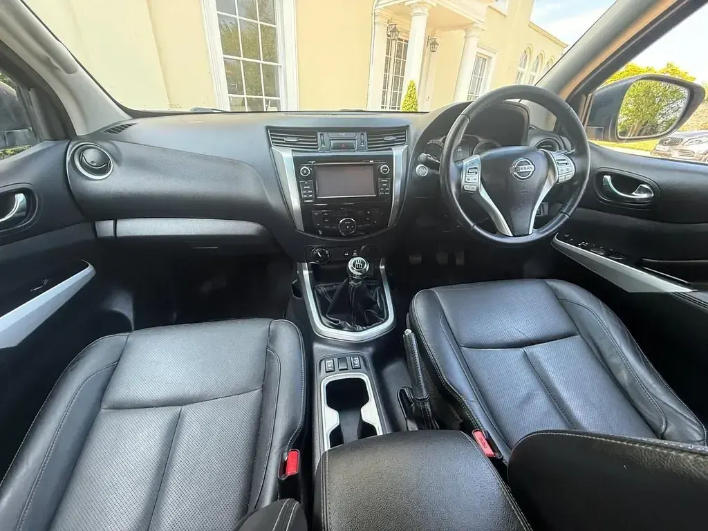 Begagnad Nissan Navara S 190 HK (139 kW) 2017 Grå Pickup