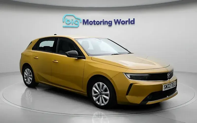 Second-hand Vauxhall Astra Design Edition 131 CP (96 kW) 2025 Hatchback