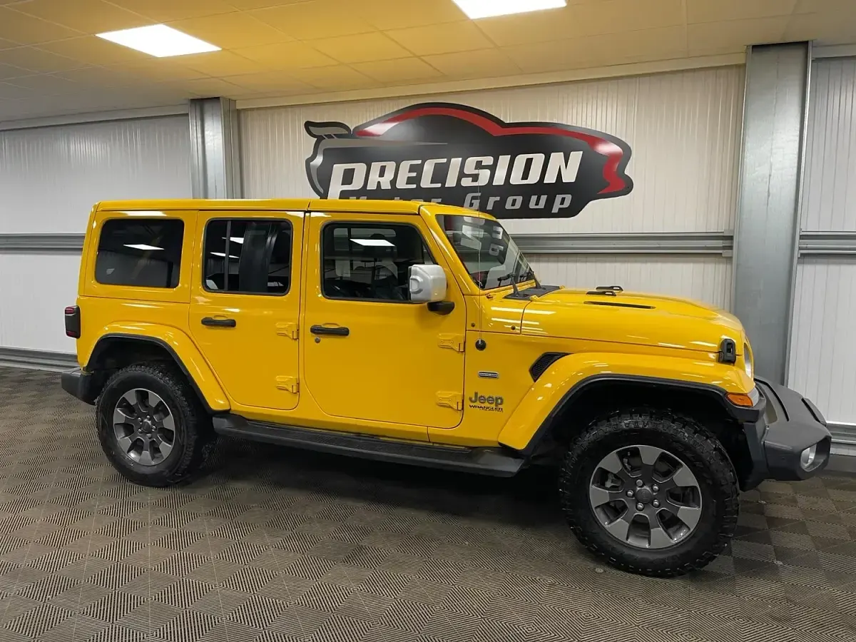 Used Jeep Wrangler Overland 270 HP (198 kW) 2020 Yellow SUV