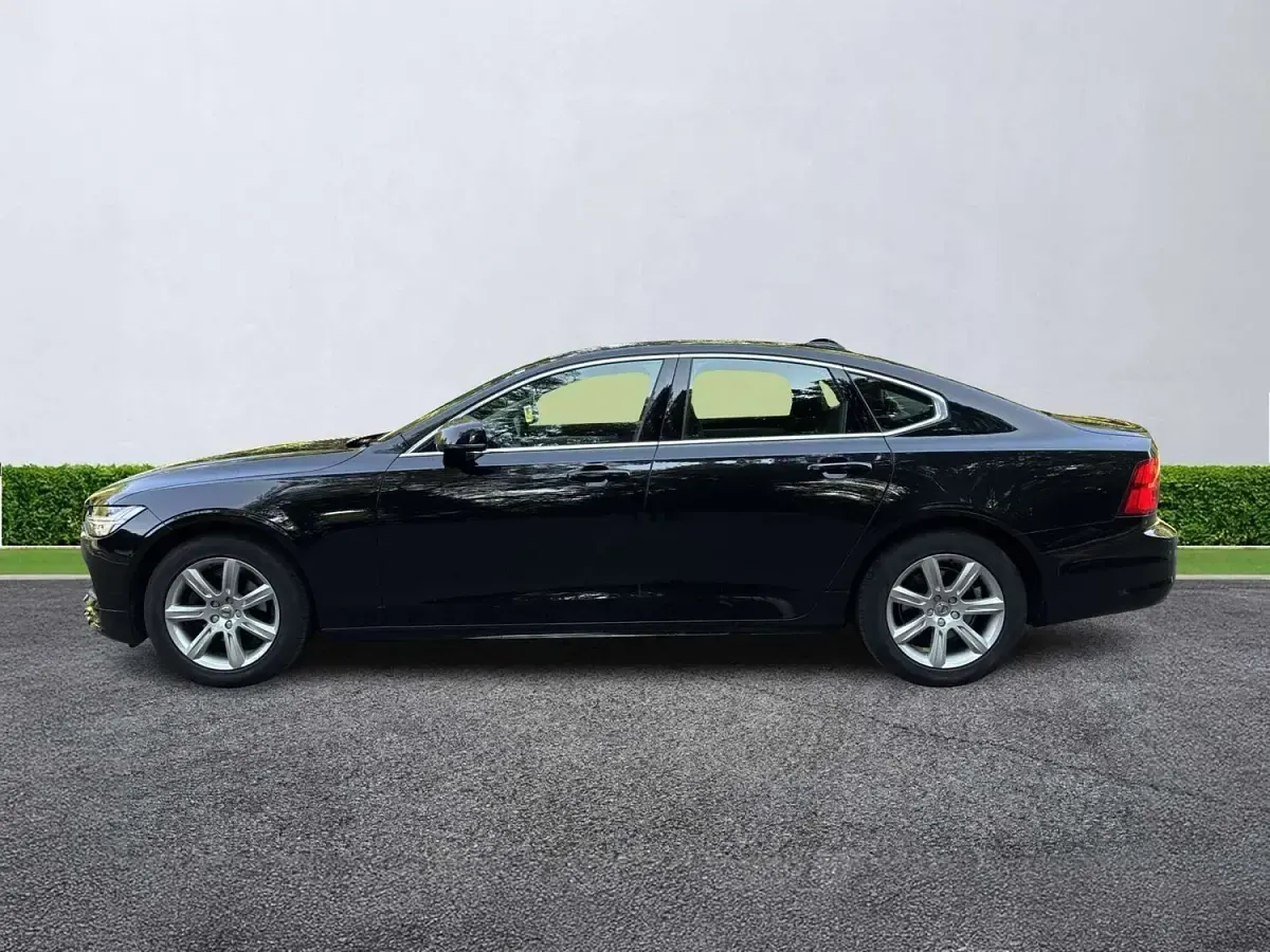 Used Volvo S90 Momentum 2019 Black Sedan