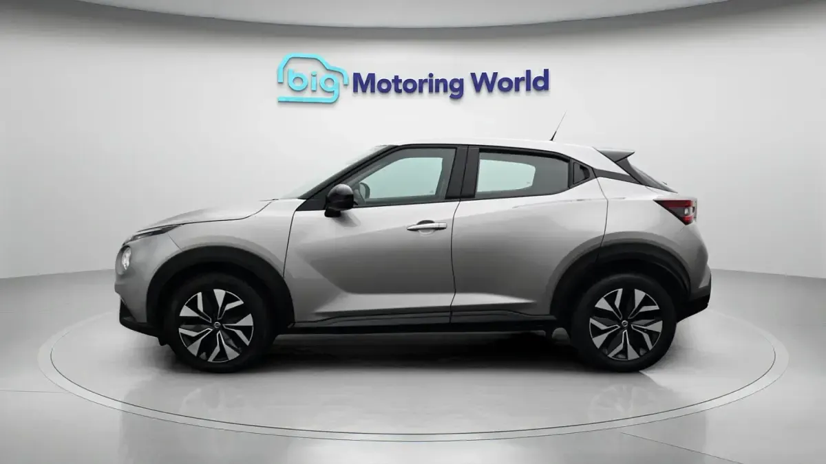 Used Nissan Juke Acenta 114 HP (83 kW) 2022 Silver SUV