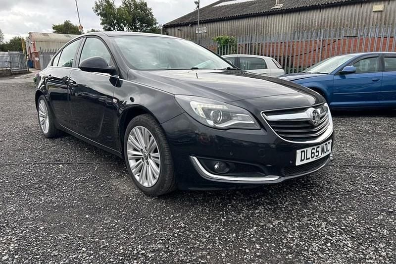 Black Used 2015 Vauxhall Insignia Design Edition Hatchback | £2,995 (Fair price) - Image 1/1