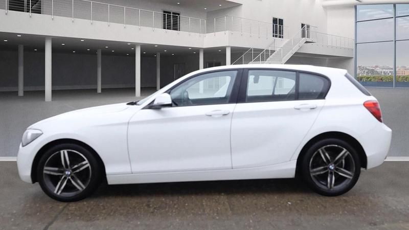 Used BMW 118 Sport Line 2013 White Hatchback